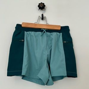 Old Navy girls size L (10-12) stretchtech dry, quick athletic shorts